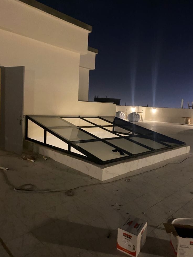 سكاي لايت متحرك بالرياض: إضاءة طبيعية، تهوية مثالية، وفخامة لا تضاهى