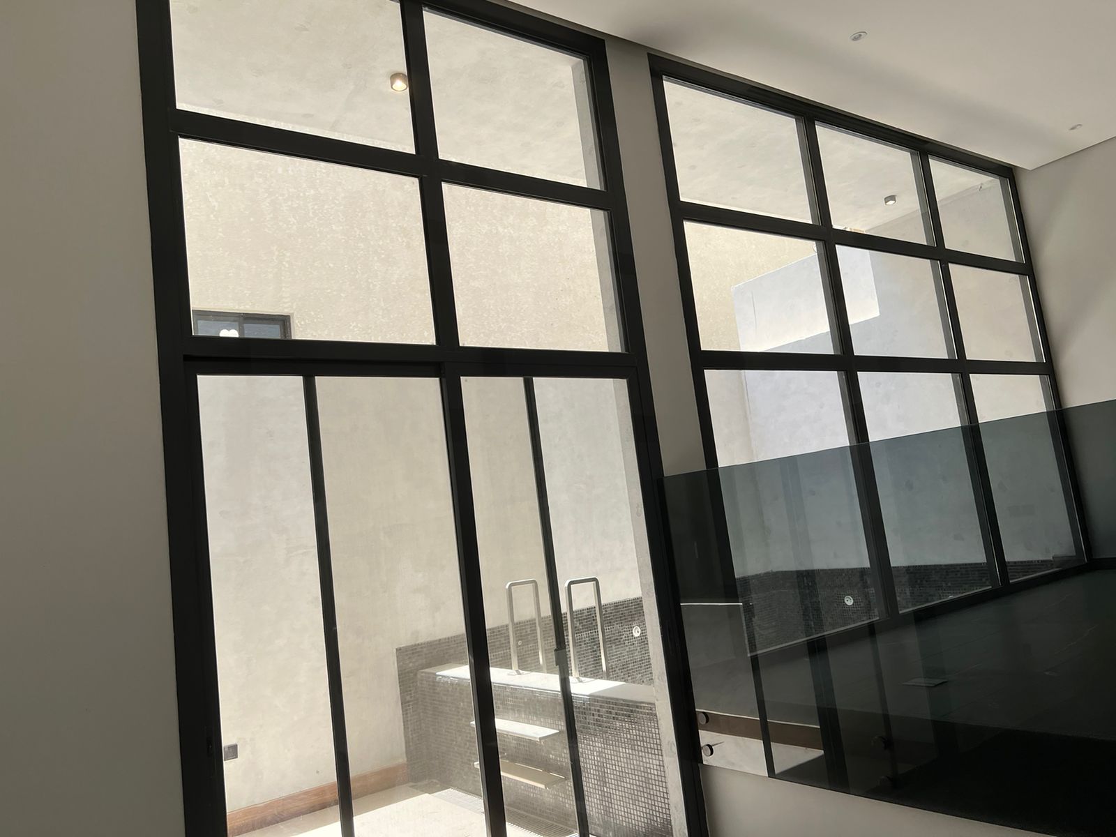 زجاج سكريت تركيب سكريت زجاج الرياض تركيب واجهات زجاج 2025